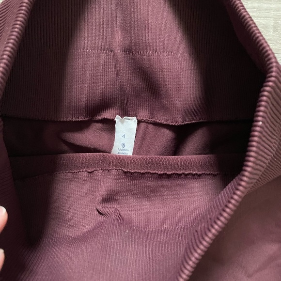 🍋 Lululemon Zone In Tight
Wine Berry sz 4 - Picture 7 of 7